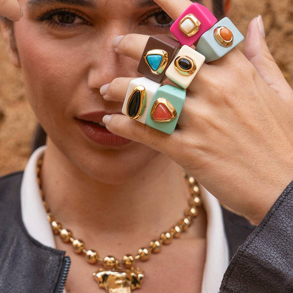 EM - pistachio green ring with mother-of-pearl