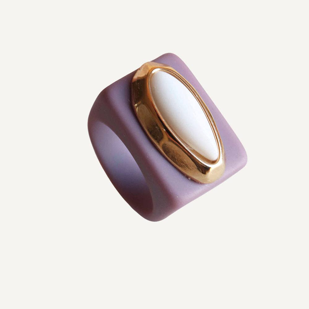 EM - mulberry-colored ring with white porcelain
