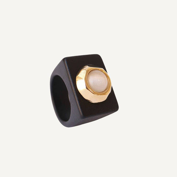 EM RING Black cat's eye stone