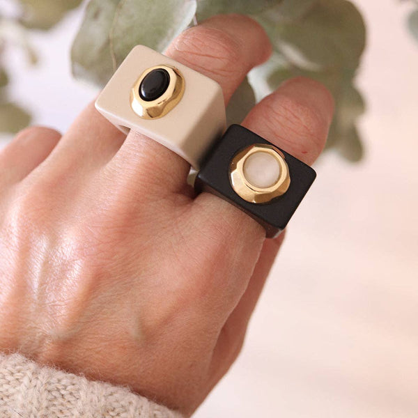 EM RING Black cat's eye stone