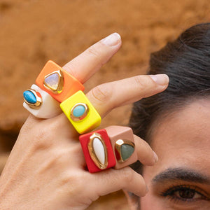 EM - pistachio green ring with mother-of-pearl