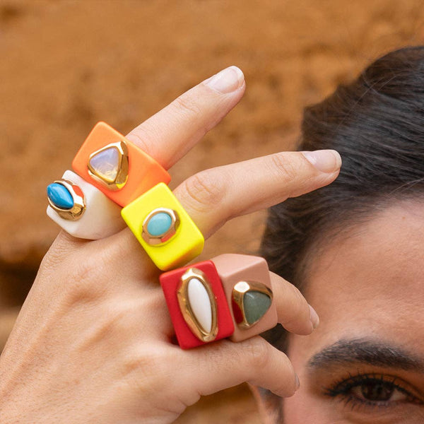 EM - pistachio green ring with mother-of-pearl