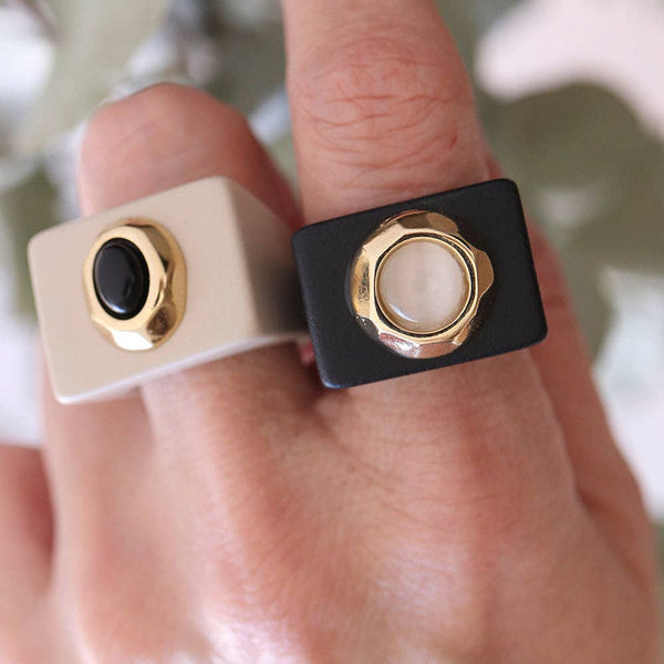 EM RING Black cat's eye stone