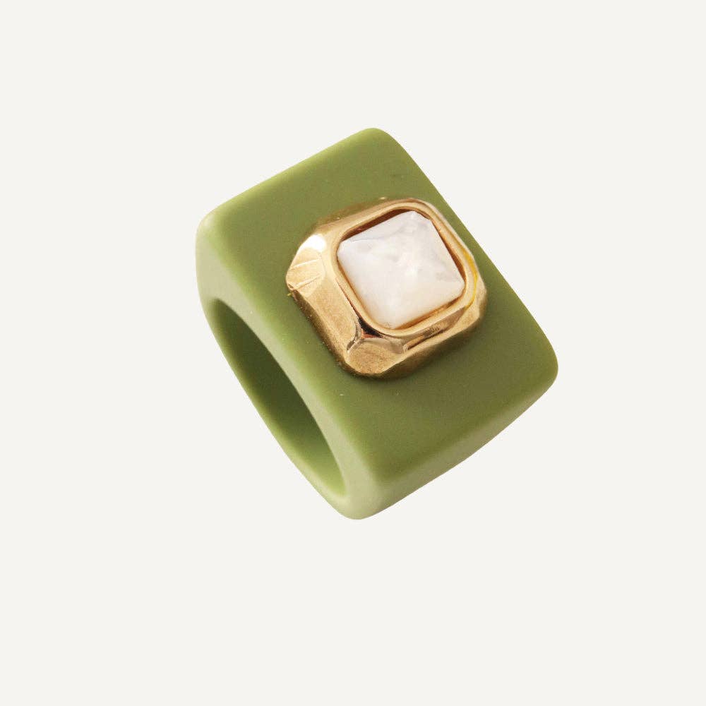 EM - pistachio green ring with mother-of-pearl