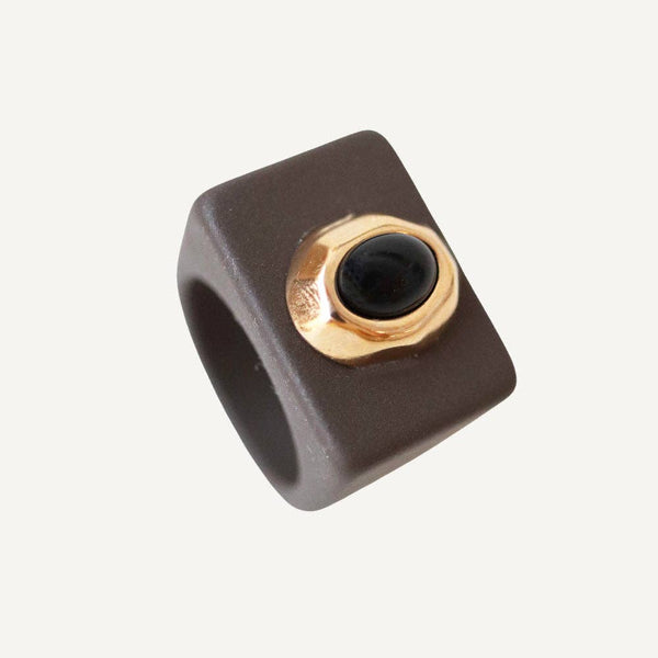 EM - brown ring with onyx