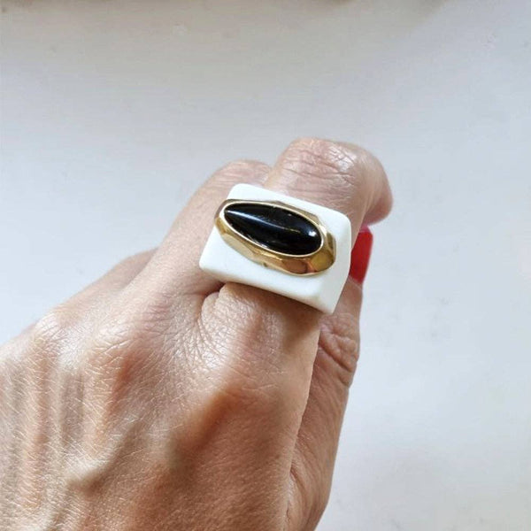 EM - White ring with natural Onyx stone